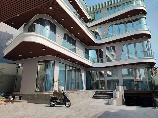 Sự sang trọng và hiện đại từ một công trình sử dụng nhôm Hondalex Long Vân cùng hệ phụ kiện đồng bộ