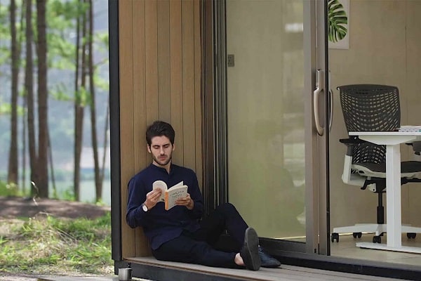 Cửa nhôm được lắp đặt cho nhà làm việc trong vườn