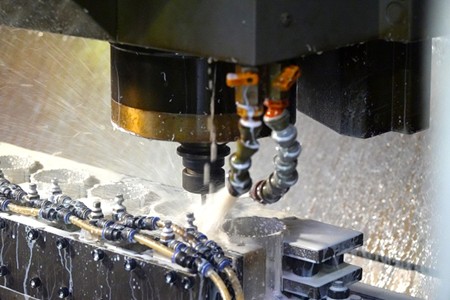 Các loại máy công nghiệp giúp quá trình sản xuất trở nên thuận tiện, chính xác hơn